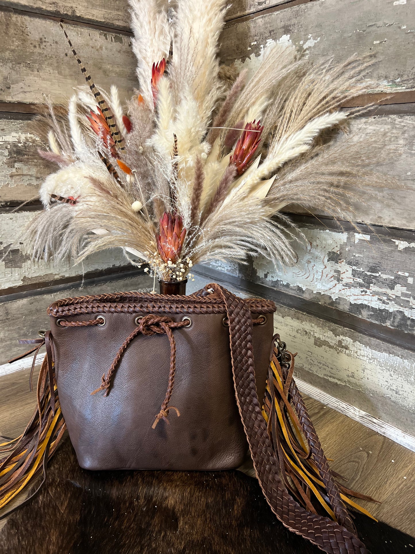 Western Large Fringe Bucket Bag